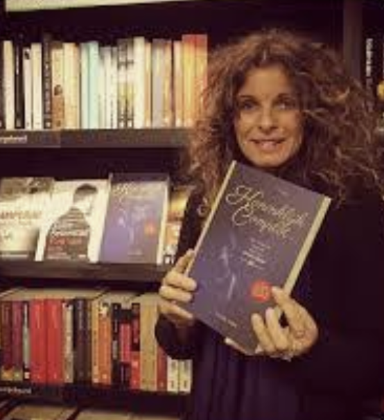 Auteur Linda Udo met haar roman Koninklijk Complot